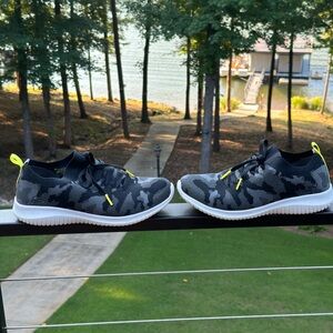 Skechers Black Camo pattern sneakers size 7.5